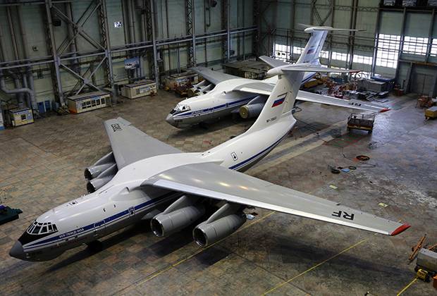 Ил-76МД-90А на летно-испытательной станции завода «Авиастар»